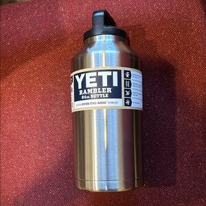 YETI NWT 64 oz Stainless Steel Rambler